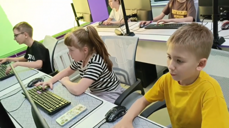 Ученики "Арскодер" делают проект на Kodu Game Lab Ученики "Арскодер" делают проект на Kodu Game Lab