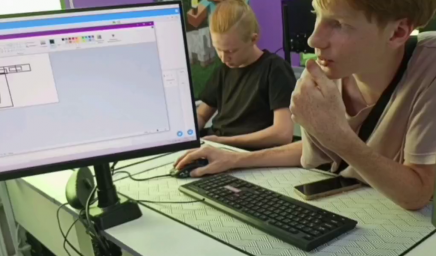 Движение объекта с использованием сенсора