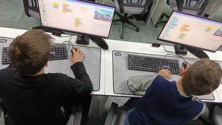 Собственные блоки и гравитация 🧩