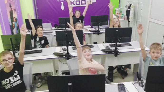 Группа Гуголплекс работает в Kodu Game Lab