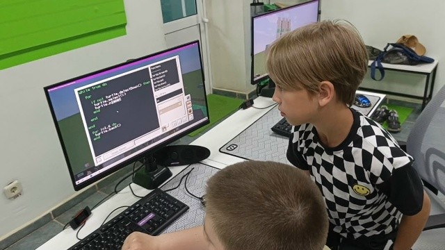 Логистика в Minecraft